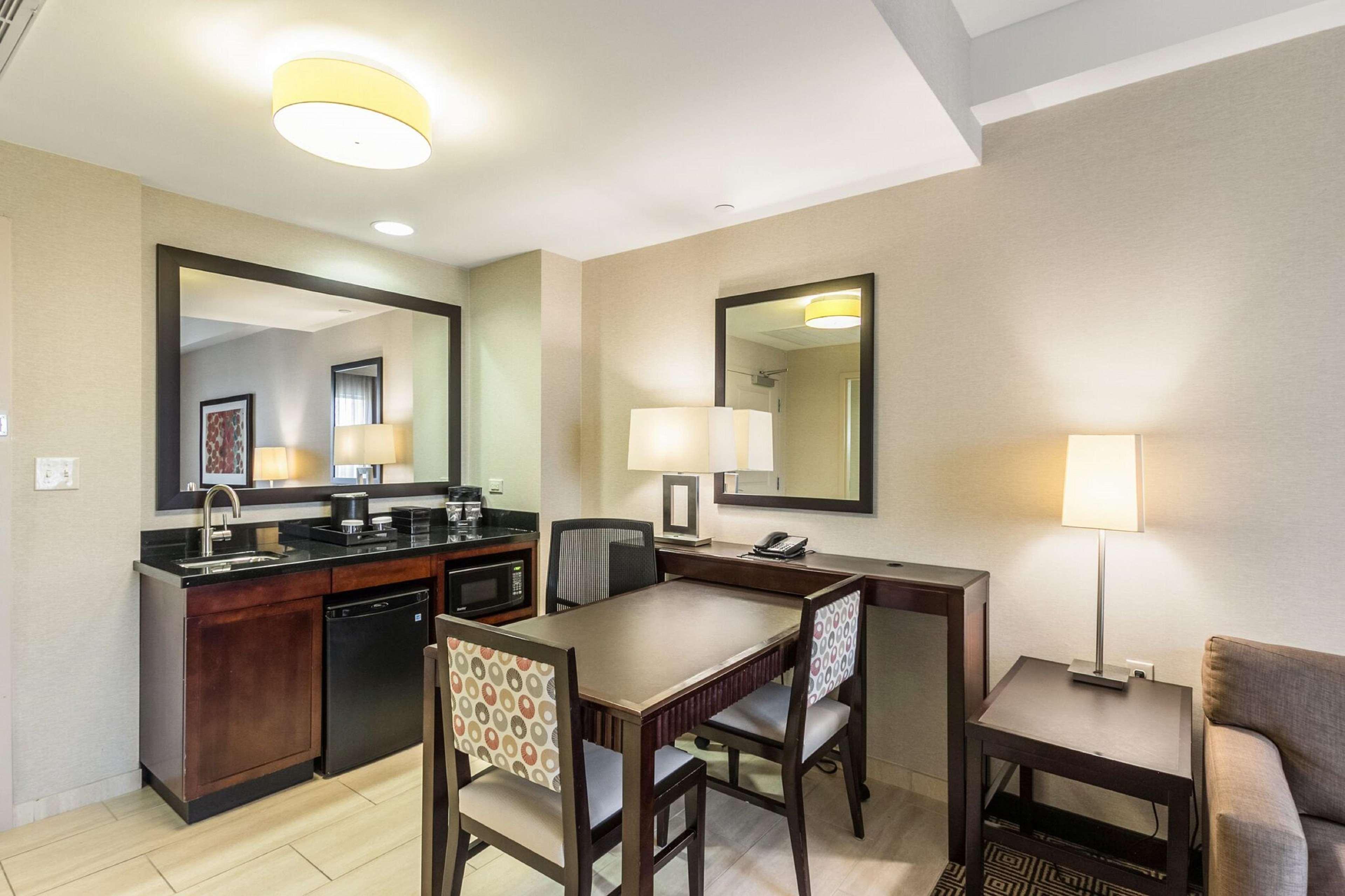 Embassy Suites By Hilton Newark Airport Elizabeth Kültér fotó