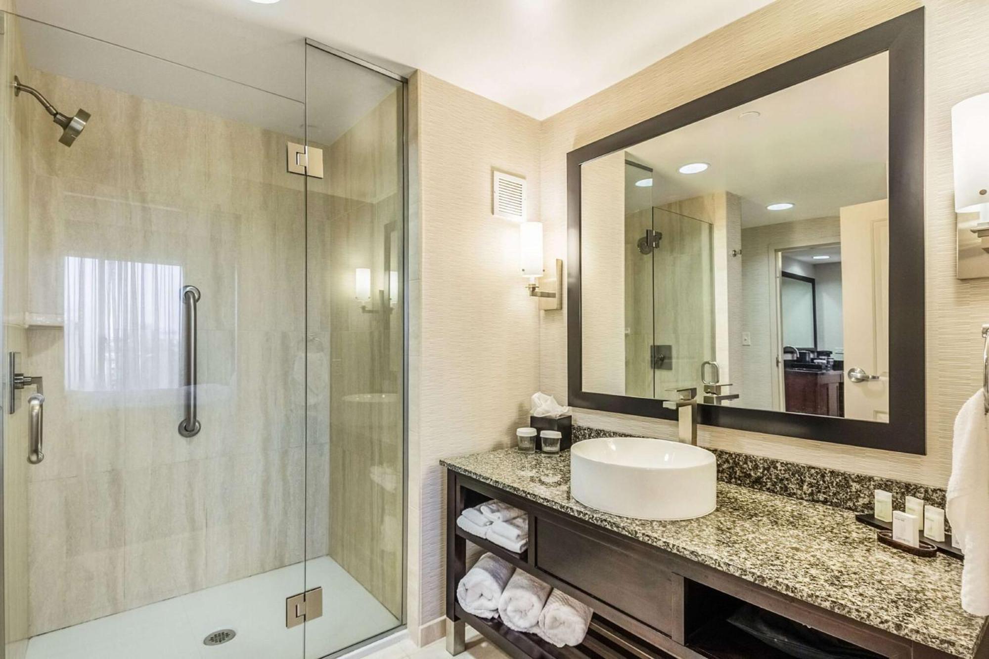 Embassy Suites By Hilton Newark Airport Elizabeth Kültér fotó