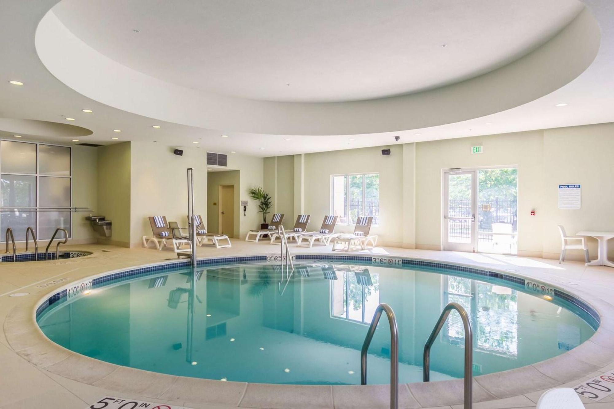 Embassy Suites By Hilton Newark Airport Elizabeth Kültér fotó